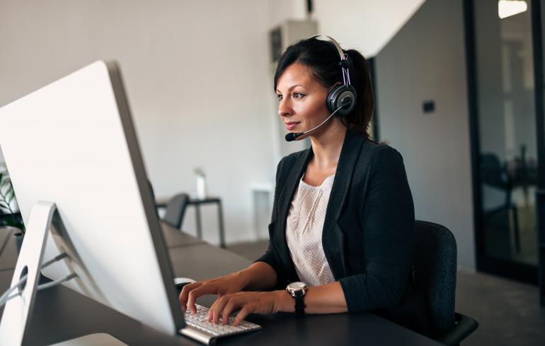 main of A Computer Headset Provides Excellent Communication Abilities