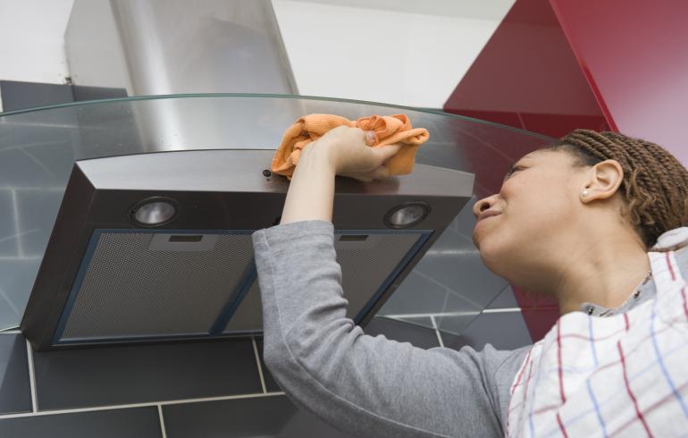 main of A Range Hood Can Filter Airborne Particles In Your Kitchen